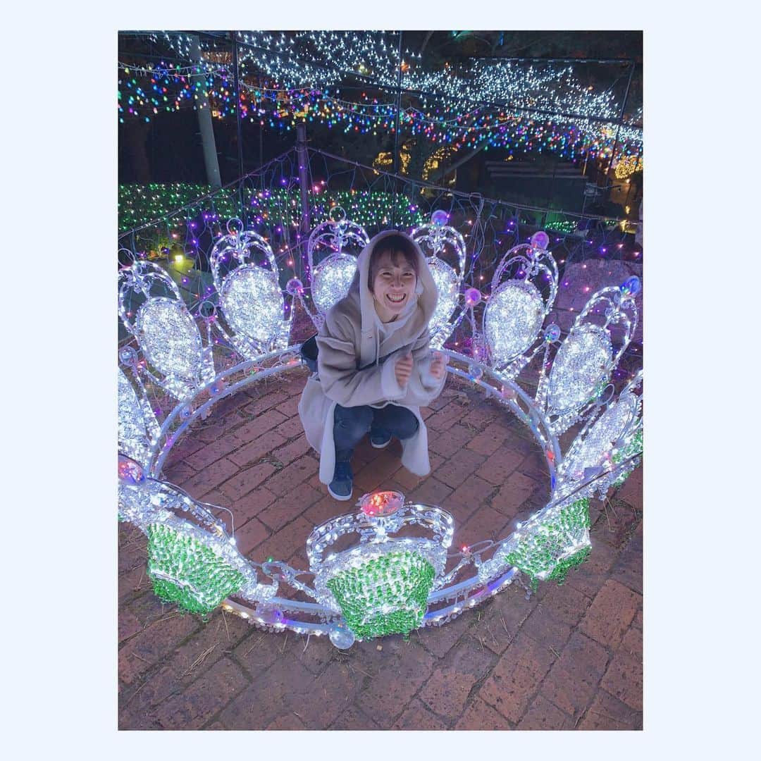 松田実里さんのインスタグラム写真 - (松田実里Instagram)「2019年。  みなさん、今年も大変お世話になりました。  劇場に会いにきてくださった皆さま、 応援してくださった皆さま、 関係各位のお世話になった皆さま、  心から感謝申し上げます。  今年は予測していなかったことが度重ねて起こり、 迷走した時期もあったのですが、  劇場に会いにきてくださったみなさんのおかげで、 今日を元気に迎えることができました。  ここまでの5年間とちょっと。 ガムシャラに走って参りました。  来年は少しゆっくりとしようと思っています。  まわりの人に相談すると みんな口を揃えて「そうしなさい。」と。笑  っといいながら予測不能なのが人生。 何が起こるか分かりませんよね。笑  新しい挑戦と、 必要として頂ける場所にはどこへでも。  来年もみんなで沢山笑って過ごせたら幸せです。  みなさんの笑顔のために全力で。  まずは1月は、 『きかんしゃトーマス』 イルカ団『アルセーヌ・ルパン3』  がんばります。  来年も応援よろしくお願いします。  2019.12.31 松田実里  #Instagram #instagood #instalike ﻿ #love #photo #fashion #F4F ﻿ #フォロミー  #팔로우 #셀카 #일상 #松田実里 #舞台  #今年もありがとうございました #来年もよろしくお願いします」12月31日 20時45分 - misato_matsuda