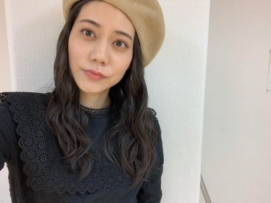 松山愛里のインスタグラム：「. 『きのう何食べた？正月スペシャル2020🎍🌅』 1月1日22時からの放送に先駆け、、 . レギュラー全12話一挙放送！！ 🌟元日9:00〜16:00🌟 放送局はこちら👇 #テレビ東京 #テレビ北海道  #テレビ大阪 #テレビせとうち #TVQ九州放送 . 2020年元日は ぜひおうちで #きのう何食べた ？ と一緒に過ごしてくださいませ〜🍶🌅 #元日朝から放送#ぜひ観てね#テレビ東京#よいお年を😊」