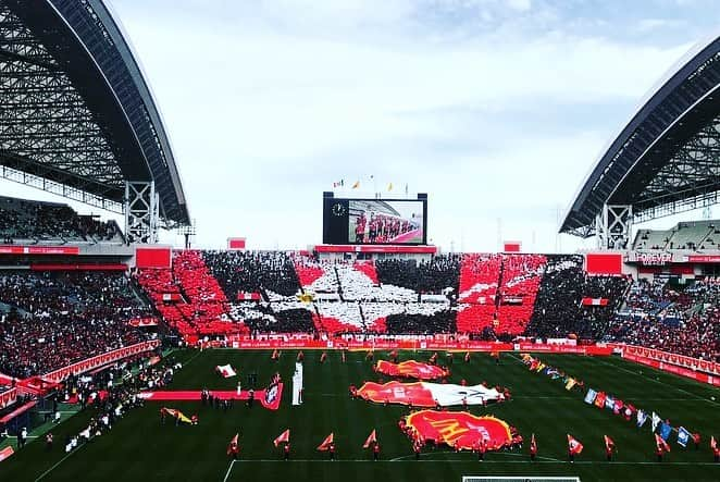 コンサドーレ札幌さんのインスタグラム写真 - (コンサドーレ札幌Instagram)「.........﻿ ﻿ サポーターのみなさんと駆け抜けた2019年もあと少し。﻿ ﻿ 2020年はどんな景色を見られるのか？そんなことを考えながら、残りの時間を過ごすのも楽しいですね😊﻿ ﻿ 2019年も大変お世話になりました。﻿ みなさん、良いお年をお迎えください🦉﻿ ﻿ ﻿ #consadole #コンサドーレ﻿ #JLEAGUE﻿ #football #soccer﻿ #supporter #サポーター﻿ #soccerphotography﻿ #soccertime﻿ #北海道　#HOKKAIDO﻿ #札幌　#SAPPORO﻿ #年越し #大晦日」12月31日 20時50分 - hokkaido_consadole_sapporo