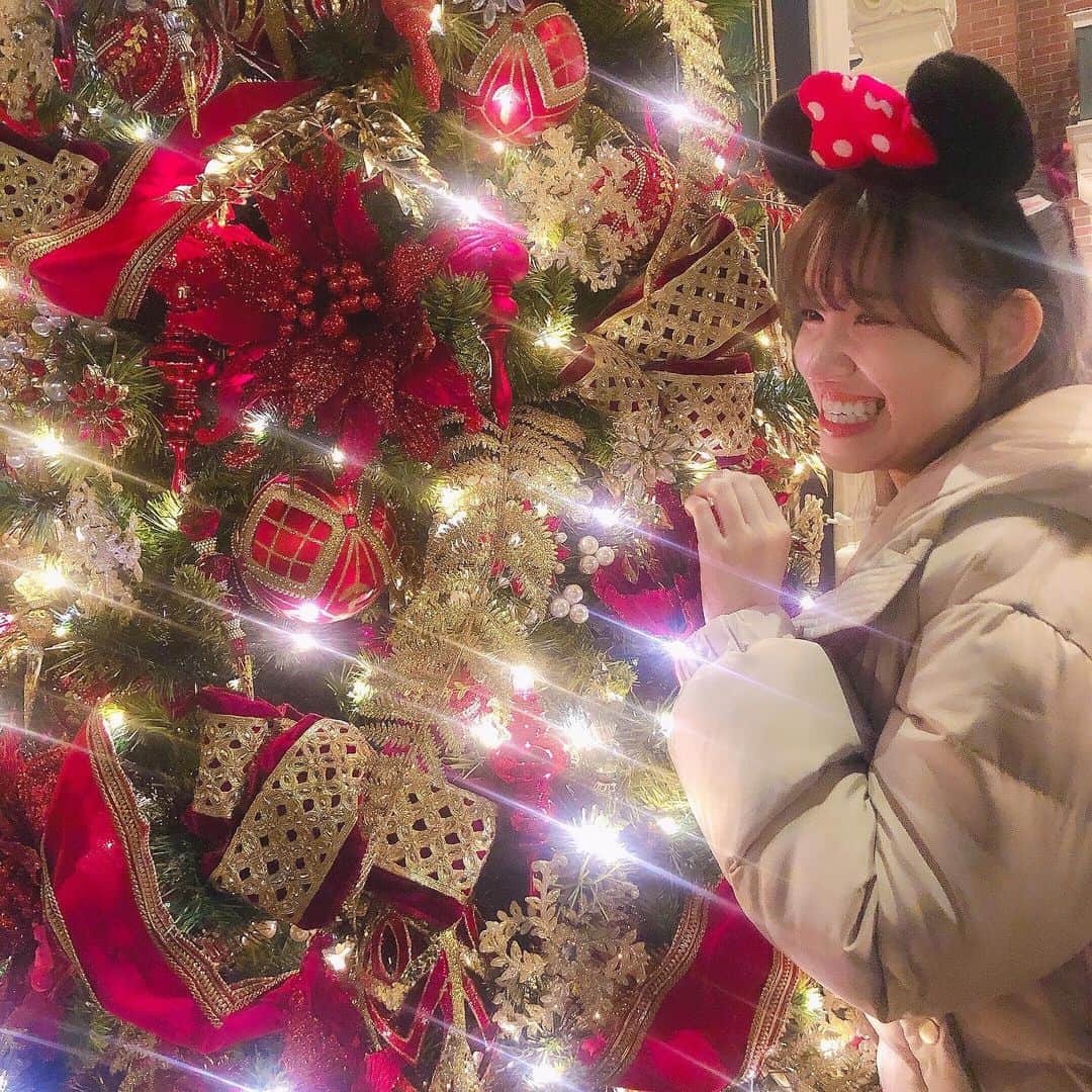 下口ひななのインスタグラム：「笑顔いっぱいの1年でした☺️﻿ ﻿ ﻿ #2019 #ディズニーランド #今年もお世話になりました #来年もよろしくお願いします #笑顔いっぱい」