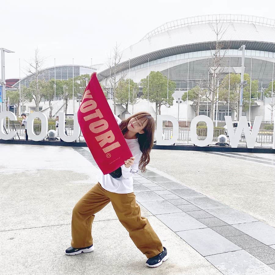 のインスタグラム：「ㅤㅤㅤㅤㅤㅤㅤㅤㅤㅤㅤㅤㅤ ㅤㅤㅤㅤㅤㅤㅤㅤㅤㅤㅤㅤㅤ #countdownjapan1920 ㅤㅤㅤㅤㅤㅤㅤㅤㅤㅤㅤㅤㅤ かほちゃん ( @xxokohakxx ) のおかげで 最高なフェスデビューをしました🥺💕 ㅤㅤㅤㅤㅤㅤㅤㅤㅤㅤㅤㅤㅤ もう朝から夜まで本当に満喫しまくりで たくさん回れたのも 充実してたのも 全部かほちゃんのおかげ🥺💕 ㅤㅤㅤㅤㅤㅤㅤㅤㅤㅤㅤㅤㅤ たくさん教えてくれて 本当にありがとう😭🧡 ㅤㅤㅤㅤㅤㅤㅤㅤㅤㅤㅤㅤㅤ 本当にかほちゃんのおかげでたくさんハマったし 好きが広がって本当に幸せだ〜( *´꒳`* )！ ㅤㅤㅤㅤㅤㅤㅤㅤㅤㅤㅤㅤㅤ ㅤㅤㅤㅤㅤㅤㅤㅤㅤㅤㅤㅤㅤ 写真見返して思い出にひたひたしております😂💓 もうかほちゃんに感謝してもしきれない🥺❤️ 本当に本当にありがとう😭🧡 ㅤㅤㅤㅤㅤㅤㅤㅤㅤㅤㅤㅤㅤ コーデの詳細はWEARに載せてるので 気になった方はみてね☺️🧡 ㅤㅤㅤㅤㅤㅤㅤㅤㅤㅤㅤㅤㅤ ㅤㅤㅤㅤㅤㅤㅤㅤㅤㅤㅤㅤㅤ あとで今年のbestnineも投稿しようと🌸 ㅤㅤㅤㅤㅤㅤㅤㅤㅤㅤㅤㅤㅤ ㅤㅤㅤㅤㅤㅤㅤㅤㅤㅤㅤㅤㅤ 今日は大掃除して今から...🎤♪💕 ㅤㅤㅤㅤㅤㅤㅤㅤㅤㅤㅤㅤㅤ」