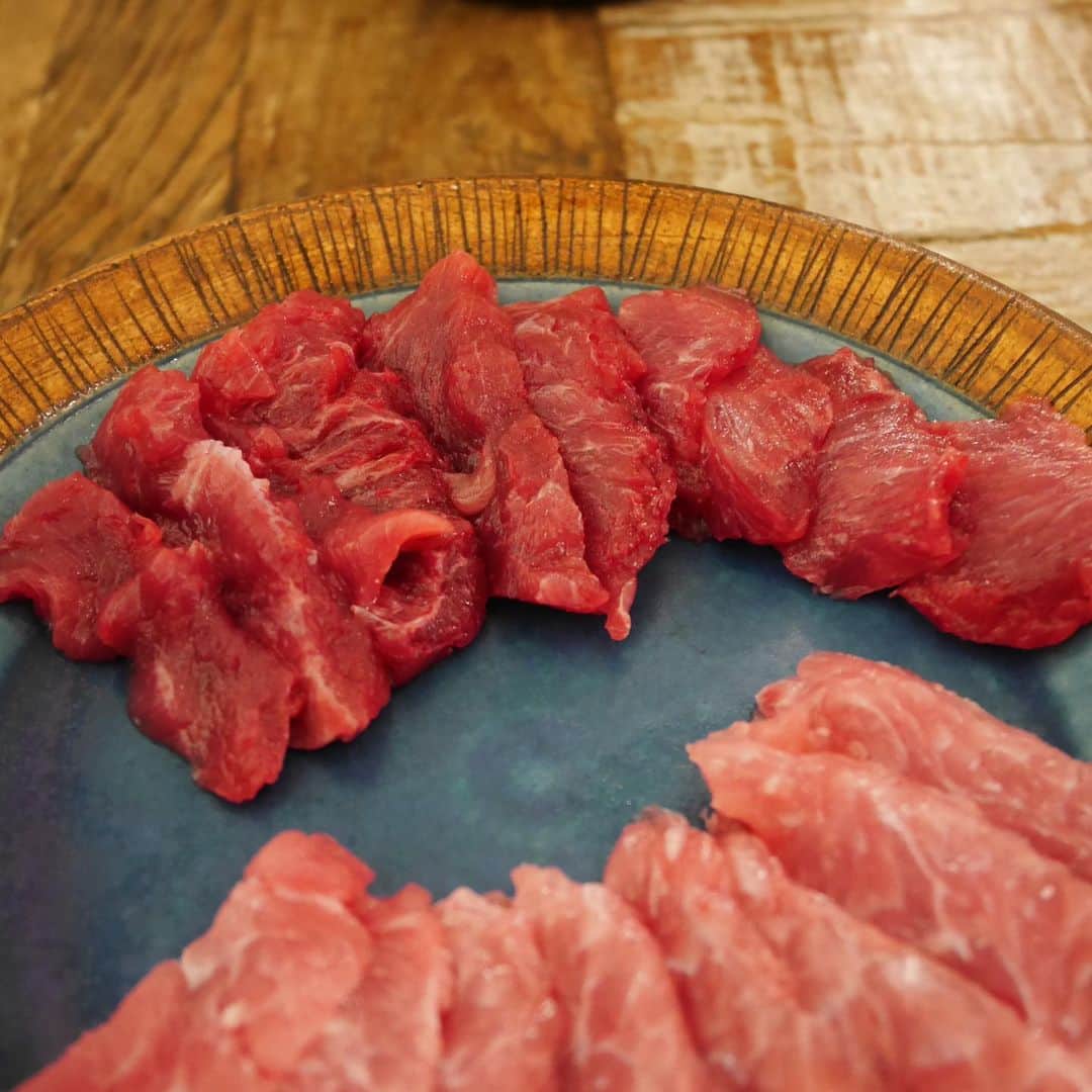 野島健児さんのインスタグラム写真 - (野島健児Instagram)「マグロの頭と尻尾解体しました 頬肉も脳天もめちゃ美味い 蕎麦も食べて 良い年を迎えられます  皆さんも良いお年をお迎え下さい」12月31日 21時03分 - nojima_kenji