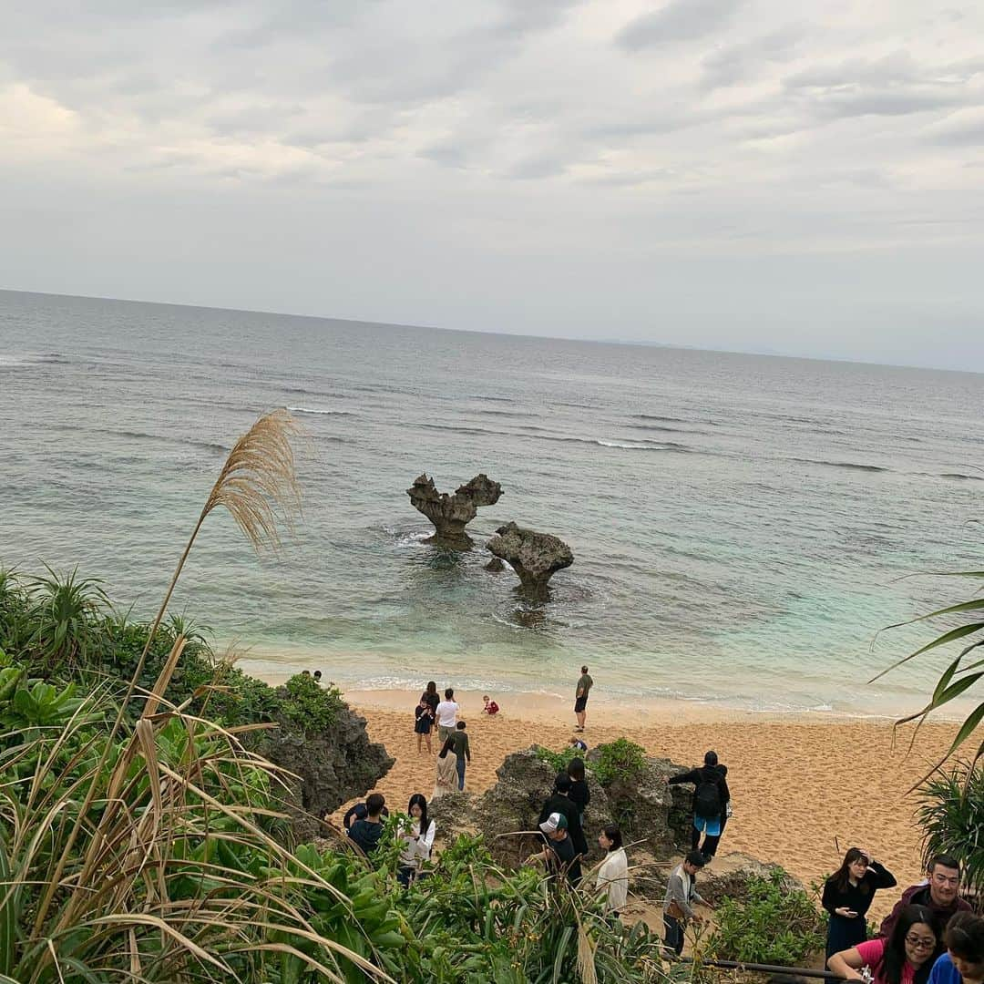 森崎浩司さんのインスタグラム写真 - (森崎浩司Instagram)「沖縄旅行✈️④ ナゴパイナップルパーク&ハートロック&古宇利島☺️ #ナゴパイナップルパーク #ハートロック♥️ #古宇利島 #沖縄最高」12月31日 21時07分 - koji.morisaki77