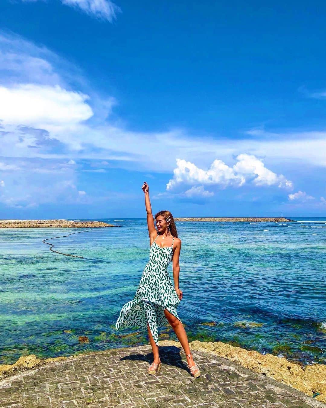 NAHOさんのインスタグラム写真 - (NAHOInstagram)「今年最後の投稿っっ📸♡🏝 . . 2019年ラストは大好きな海の写真でっ💙❤️❤️ 2020年も笑顔いっぱい素敵な冒険が出来ます様に🙏💋 . . それでは皆様良いお年をっっ🙌🏾🌺 この後カウントダウンは @agehatokyo でお待ちしております🤟🏾💕 . . . #cjd_naho #cyberjapan  #dancer #japanesegirl #girl #me #beach #love #bali #baliphoto #baliisland #photography #phogenic #summer #sunnyday #happy #bikini #beachgirl #サイバージャパン #サイバージャパンダンサーズ #なち #なちぽん #NAHO #バリ島 #trip #travel #ビーチ #フォトジェニック #カメラ #海」12月31日 21時25分 - naho25__kai_noa