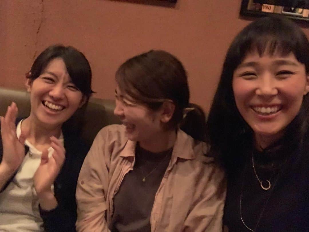 西岡詩穂さんのインスタグラム写真 - (西岡詩穂Instagram)「2019年振り返り…😌 この1年、思い返すと私の周りには笑顔がたくさん溢れてた☺️ 全部全部全部大好きな笑顔😁 アホな事もしたし、みんなで頑張ってしんどい事もしたし、色々ありました✨ 来年はこの笑顔のために私は頑張ります😁💪💪💪 今年1年たくさんありがとうございました✨ 皆さん良いお年をお迎えください🗻🎍☀️ #2019年 #今年もあと少し #よいお年を #2020年 #大晦日 #🗻 #🎍」12月31日 21時36分 - shih05823