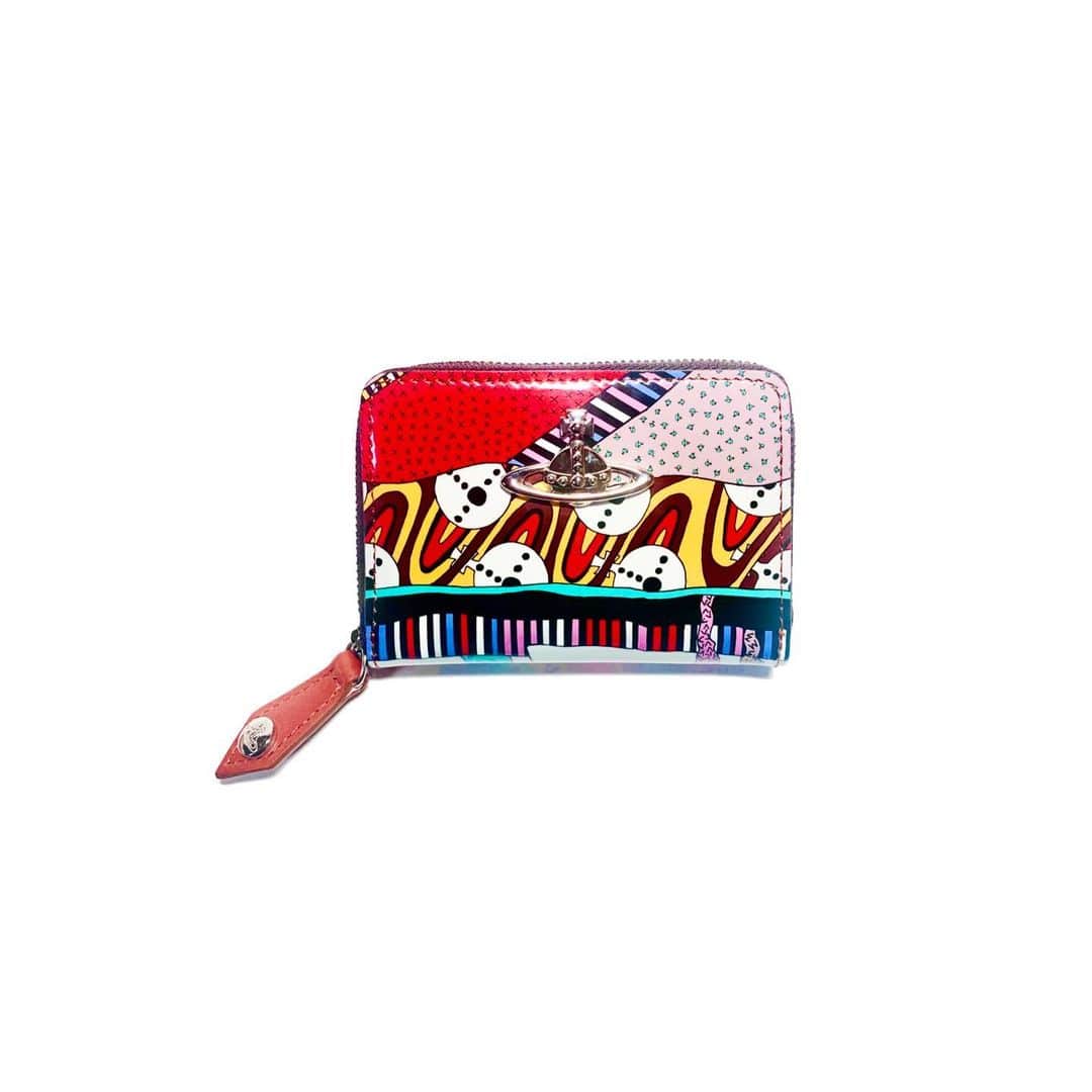 小林由佳のインスタグラム：「VIVIENNE WESTWOOD  #viviennewestwood  #wallet」