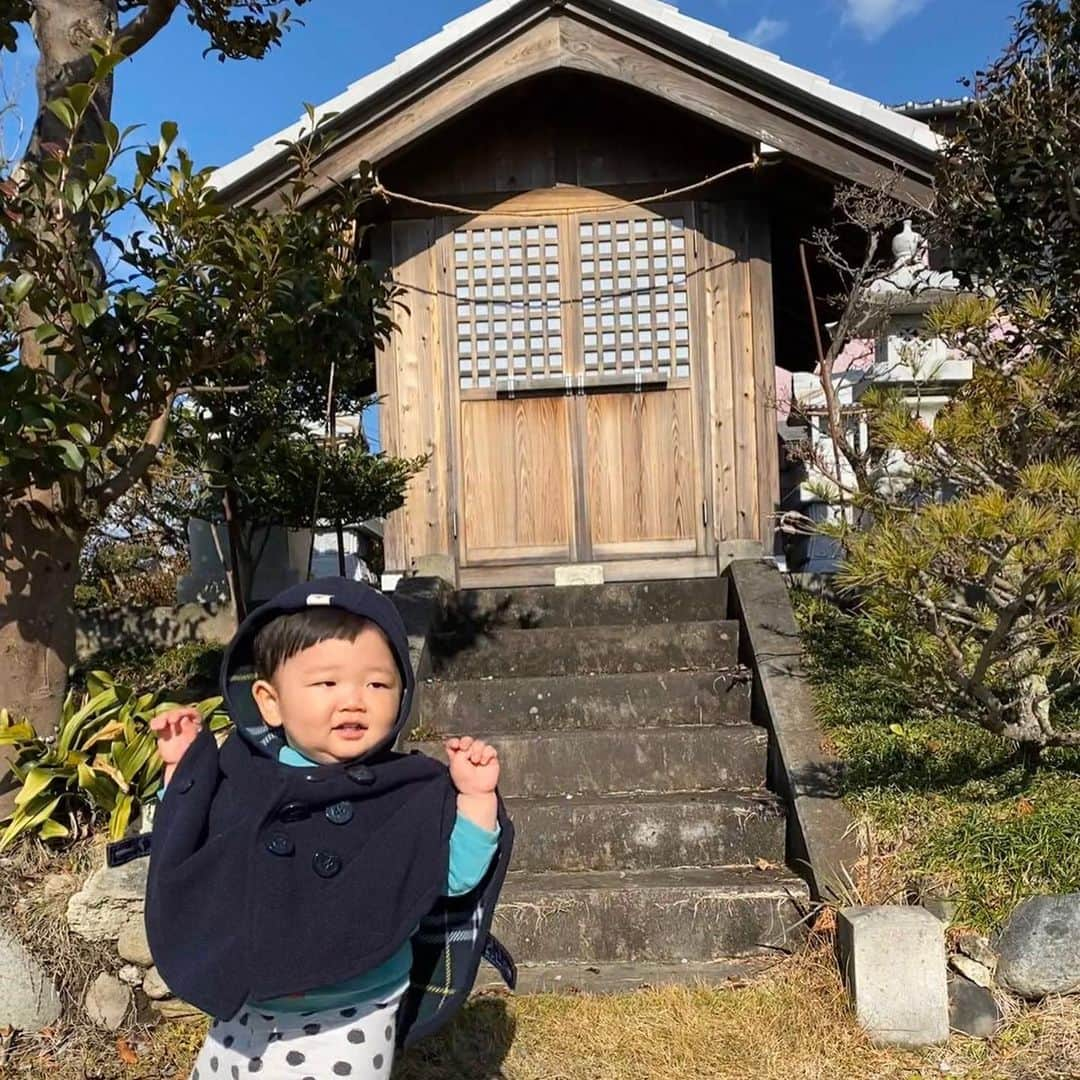 山西章博さんのインスタグラム写真 - (山西章博Instagram)「2019年もありがとうございました。皆様良いお年を！ #赤ちゃん #嫡男 #せがれ #栃木  #毎年恒例  #大貫さんの実家 #大晦日 #お寿司  #山崎12年  #耳だけ似てる #耳以外も似て来た #これ以上似るな #ママリ#パパリ#ベビフル#ベビリトル#コドモノ#mamanoko#コノビー#mamanokoカメラ部#mamanokoギフトキャンペーン#コドモダカラ」12月31日 21時34分 - akihiro.yama1129