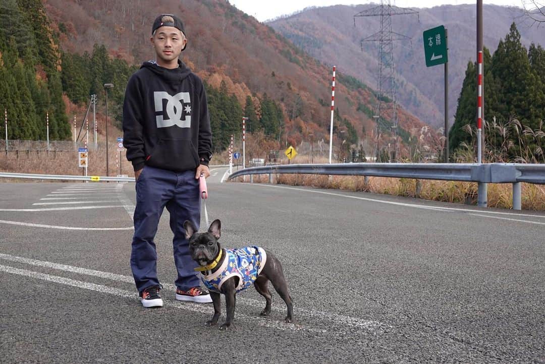 笹岡建介のインスタグラム：「Thank you🙏🏻2019😊😊 #dcshoesjapan #dcshoes #skullcandyjapan #bells #independenttrucks #triforce_k #hi_5 #dorcus_tbs #6556skateboarding #division #fivecrossskatepark #showgekiskateboards #13mind#bern#bernjapan#japan#instagood #instagram #ふれんちぶるどっぐ #ふれぶる」