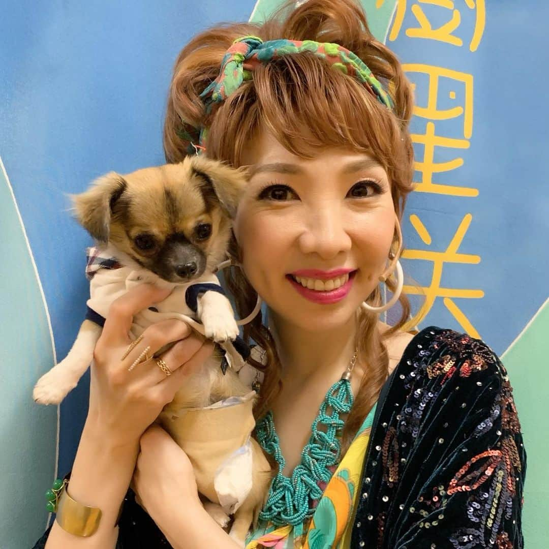 樹里咲穂さんのインスタグラム写真 - (樹里咲穂Instagram)「2019年 振り幅すごすぎな一年😆💕 ありがとうございました❤️ まもなく迎える2020年わたしは一体どこへ向かうのか。。。😊✨一度きりの人生✨色んな事に挑戦していきたいなーと思ってます💕💕 皆様も良いお年をお迎えくださいねー❤️❤️❤️」12月31日 21時45分 - juripyon1028