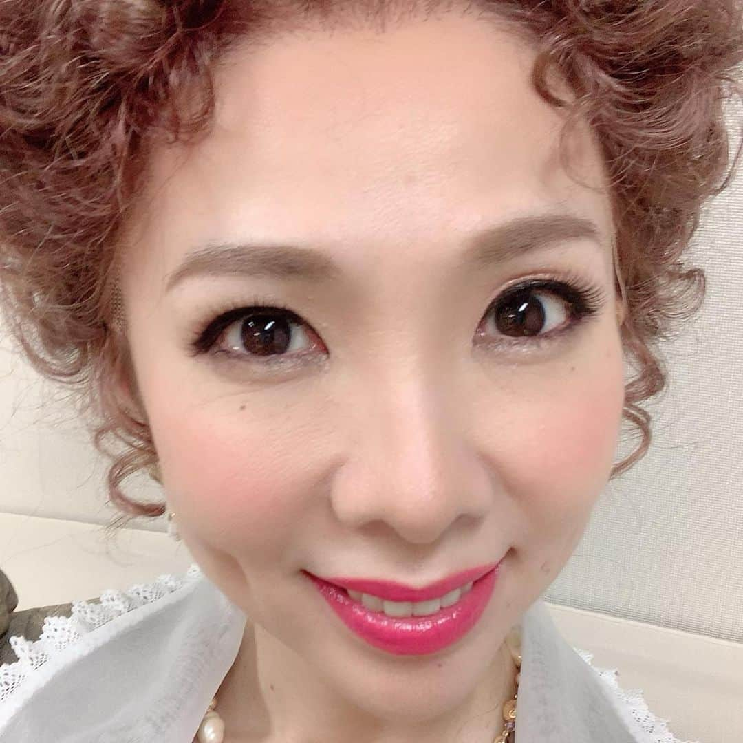 樹里咲穂さんのインスタグラム写真 - (樹里咲穂Instagram)「2019年 振り幅すごすぎな一年😆💕 ありがとうございました❤️ まもなく迎える2020年わたしは一体どこへ向かうのか。。。😊✨一度きりの人生✨色んな事に挑戦していきたいなーと思ってます💕💕 皆様も良いお年をお迎えくださいねー❤️❤️❤️」12月31日 21時45分 - juripyon1028