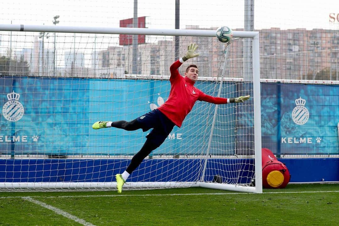 RCDエスパニョールさんのインスタグラム写真 - (RCDエスパニョールInstagram)「Last training of the year! 💪⚽ - #Volem | #EspanyoldeBarcelona | #RCDE」12月31日 21時40分 - rcdespanyol