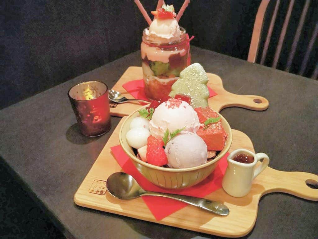 おいもカフェ金糸雀のインスタグラム：「. 大晦日、おいもカフェ金糸雀2019年の最後の営業となりました。今年一年もありがとうございました。来年もたくさんのお客様に楽しんでもらえるよう頑張ってまいりますので、宜しくお願いします！ 年明け2020年の営業は1月2日(木)からです。 それでは皆様、希望に満ちた新年をお迎えくださいませ(^^) . #おいもカフェ金糸雀 #おいもカフェ #鎌倉 #小町通り#湘南 #神奈川#カフェ #鎌倉カフェ #湘南カフェ #神奈川カフェ#鎌倉スイーツ#鎌倉グルメ #鎌倉デート #鎌倉散歩 #鎌倉旅行 #パフェ #スイーツ #アイス #いちご #いちごパフェ#いちごスイーツ #いちごアイス #かわいい #ピンク #カフェ巡り #kamakura #cafe #sweets #kawaii #japan . 《おいもカフェ金糸雀》 営業時間：10:00-18:00(L.O.17:30) 定休日：水曜日 248-0006 神奈川県鎌倉市小町2-10-10 小町TIビル1F TEL：0467-22-4908」