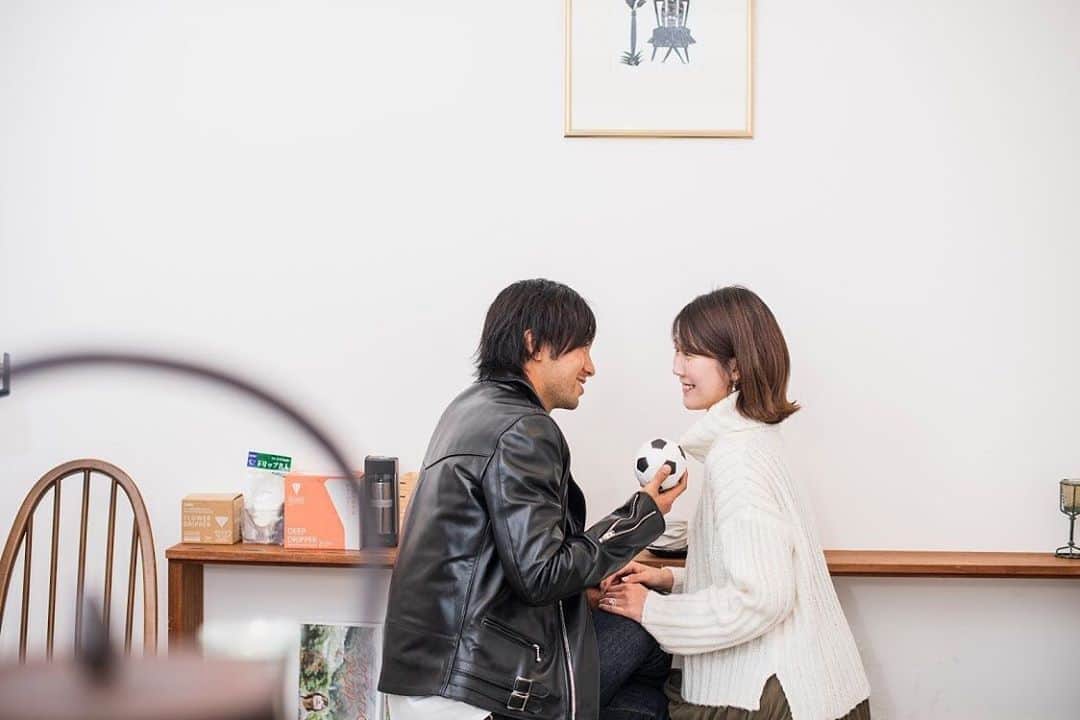 西木恵美里のインスタグラム：「2019年は新しい経験をたくさんすることができました。 4年働いた南海放送を退職し、留学、そして10月に結婚。 去年の今頃はこれほど充実した1年になるとは思ってもいませんでした。 どんな時も見守ってくださるみなさま、背中を押してくれる友達、相談に乗ってくれる家族、そして誰よりも応援してくれる旦那さんのおかげです。 2020年はもっともっと充実させられるように努力します！ みなさま、良いお年を✨」
