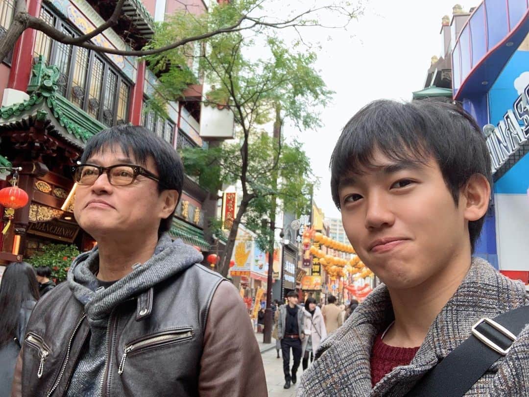 のインスタグラム：「2019 環境が大きく変わった一年でした ・ 特に大きく変わったのは 神保さんの元で勉強をさせていただけるようになった事です。 ・ 今は舞台の稽古を拝見させていただいています。 ・ 加えて 現在も映画の撮影中 ・ 来年は汗をかいて弱音を吐かないで 夢に向かってまっすぐと迎う1年にしたいと思います ・ 今年もありがとうございました ・ #今年もお世話になりました #goodbye2019 #gb2019 #2019 #2019年 #役者 #俳優 #映画 #movie #actor #神保悟志」