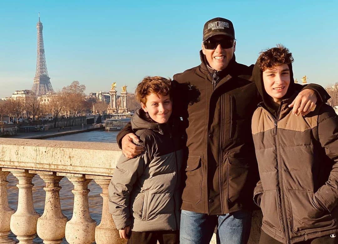 アナベス・ギッシュさんのインスタグラム写真 - (アナベス・ギッシュInstagram)「🇫🇷 Bonjour à Paris! #wadeallen」12月31日 22時15分 - annabeth_gish