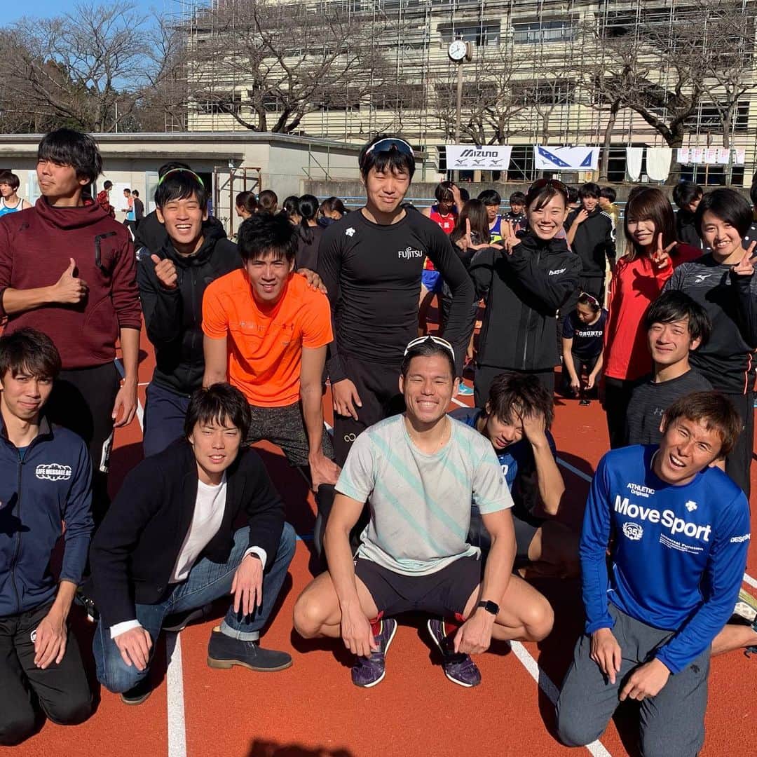金井大旺のインスタグラム：「2019年応援ありがとうございました🙇‍♀️ 大晦日 気持ち良く練習納めが出来ました。写真は法政OBOG  僕は4年前に転機を迎えました。2016年の日本選手権で身体的にも技術的にも未熟だった中成績を残すことができて4年後を考えるようになり、そしてあっという間に4年が経とうとしている。恐ろしいけどとても楽しみです💥24歳で迎えるオリンピックイヤー最後の力を振り絞って引き続き冬季練習を🦵  2020年もよろしくお願いします。  #法政大学 #mizuno #110mH #tokyo2020 #無事着陸しました」