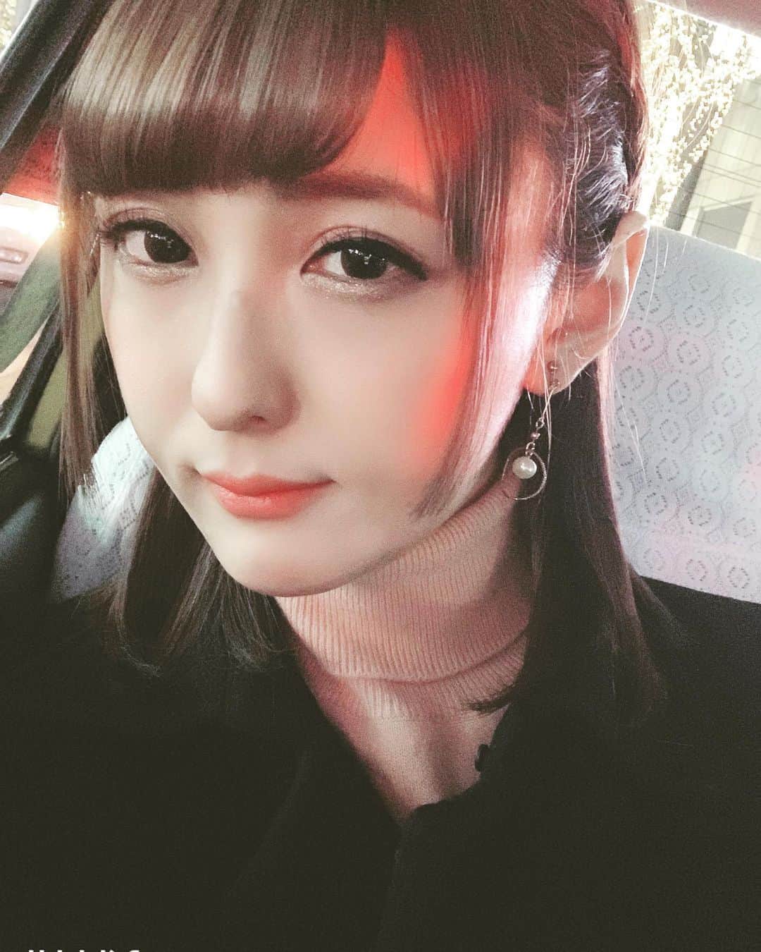 椿姫彩菜のインスタグラム：「‪2019年は大変お世話になりました‬ ‪コツコツ積み上げてきたものが少しずつ花開いてきた、そんな2019年‬ ‪2020年には大輪の花をたくさん咲かせられるように、勉強しながら、皆さんのお力を借りながら、楽しくパワーアップしていけたらなと思います。‬ ‪来年は年女ですひゃっはー！！‬」