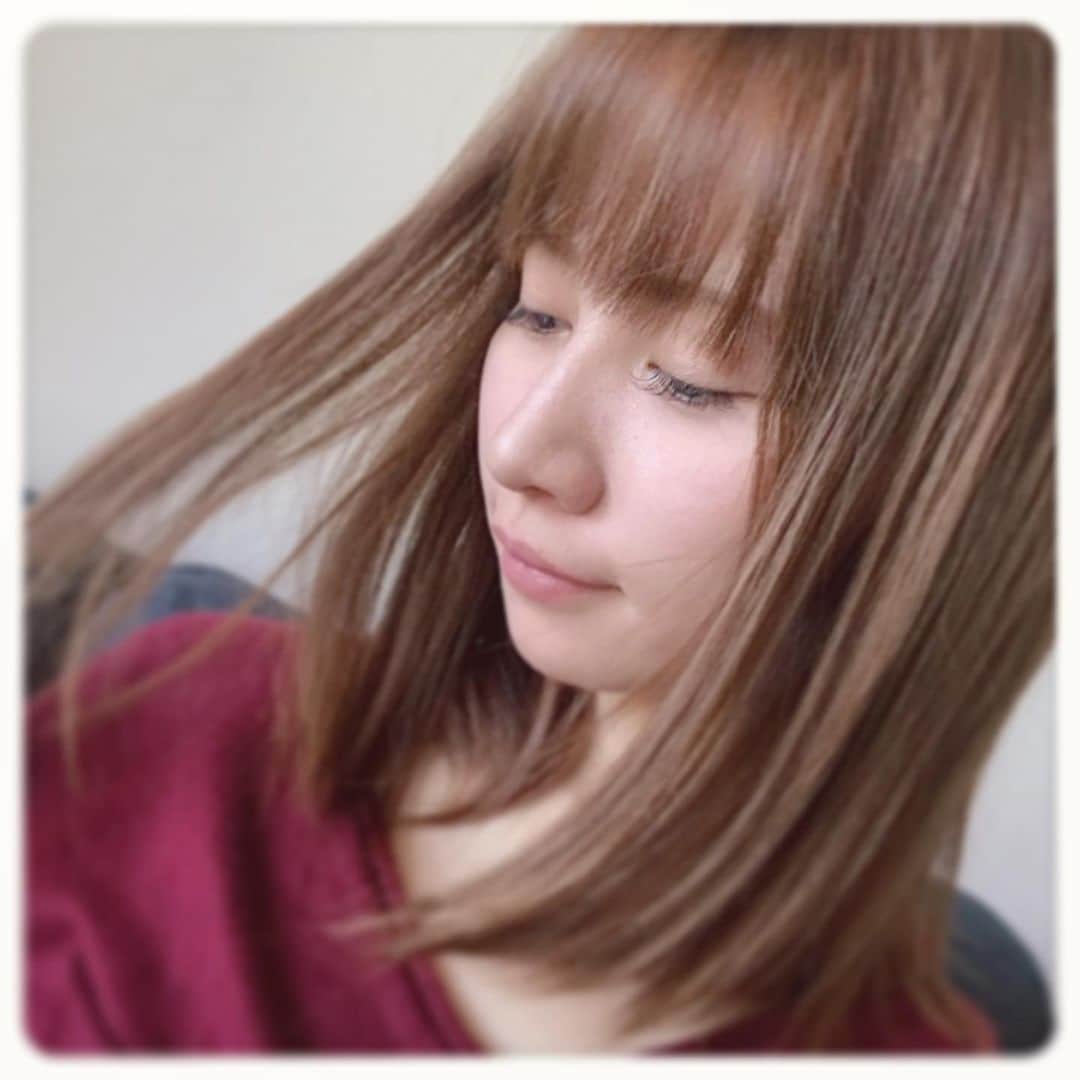 今中沙季さんのインスタグラム写真 - (今中沙季Instagram)「12月に髪ばっさりきりました！ マツエクも復活♡  やっぱり楽ちん！ 少しでも髪速く乾かしたいからね😭 . . 今年はとにかく ハルが産まれてきてくれて、💙🧸 あっという間につかまり立ちまでするようになったと思ったら1年終わってた！ . 関わってくれた皆様に感謝をしつつ新年を迎えたいと思います😊  良いお年をお迎えください🧚‍♀️❤️ .」12月31日 22時25分 - sa_._ki_._0605