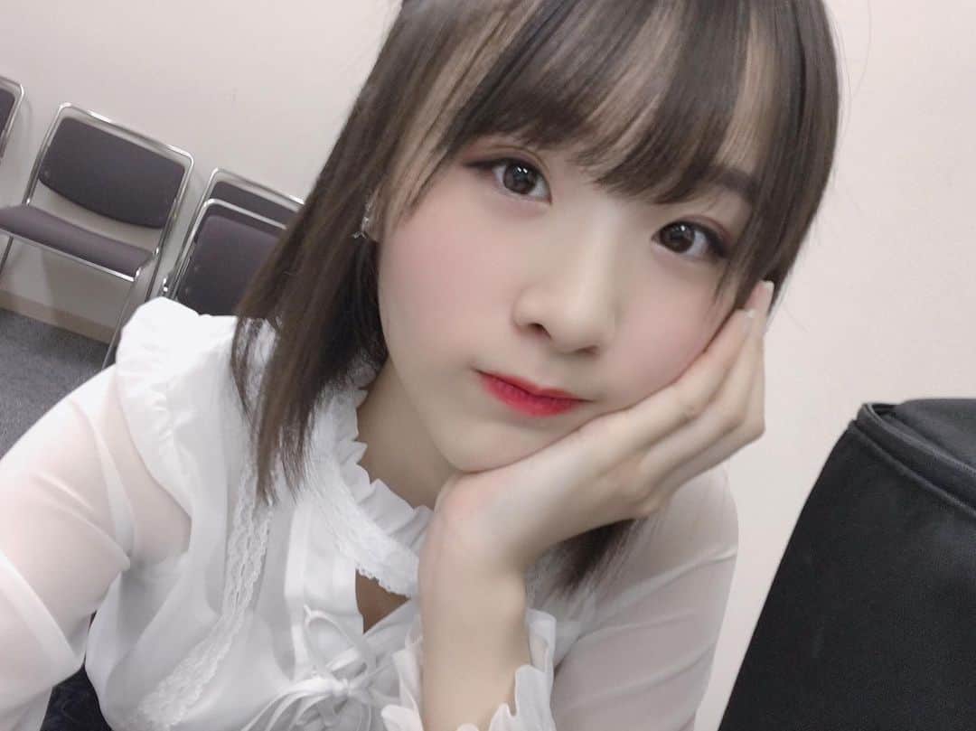 南端まいなのインスタグラム：「今年も沢山の愛をありがとうございました。 来年はついに20歳になります。 もっと貪欲に自分らしく頑張っていきます。 2019年ありがとうございました。 2020年もよろしくお願いします。」
