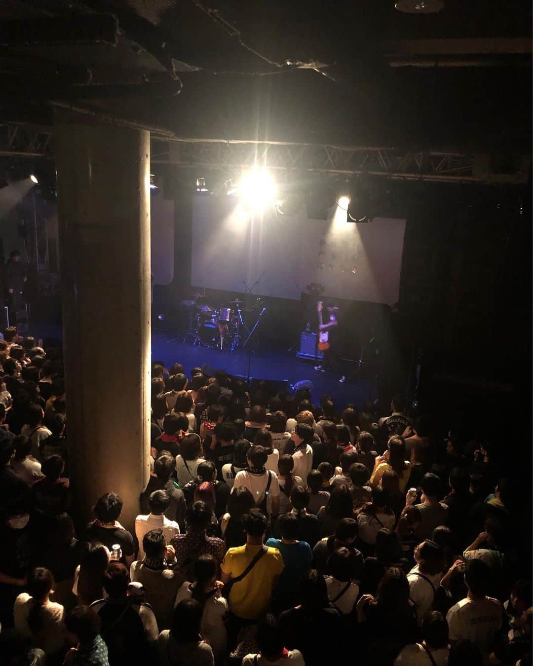 有江嘉典さんのインスタグラム写真 - (有江嘉典Instagram)「本日はthe pillowsで"COUNTDOWN BAMP SHOW!! 2019→2020"@渋谷 duo MUSIC EXCHANGE。本年も皆様のおかげでとても刺激的で有意義な年を過ごすことができました。ありがとうございます。良いお年をお迎えくださいませ！！ #thepillows」12月31日 22時37分 - yoshinori_arie