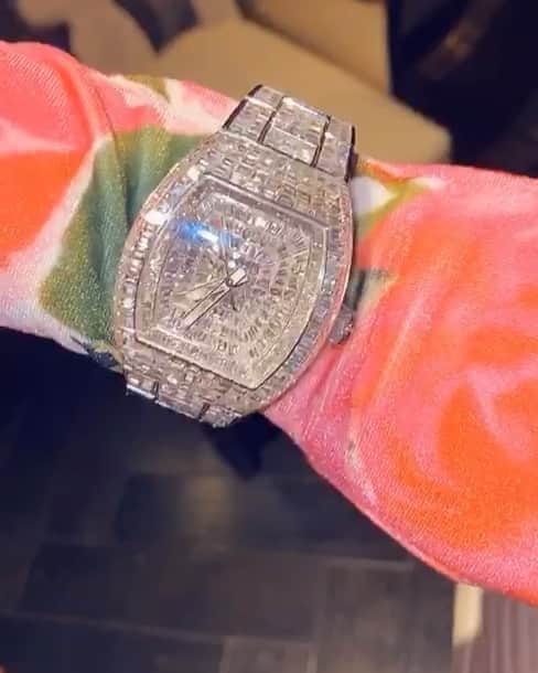 グッチ・メインのインスタグラム：「Brrr!! 💎MrsDavis aka MrsFlintstone 💎 @keyshiakaoir matching bussdown 💰💰」