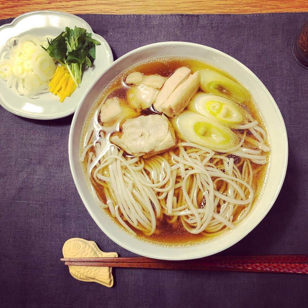 笛木優子のインスタグラム：「みなさま良いお年を🍊🥝」