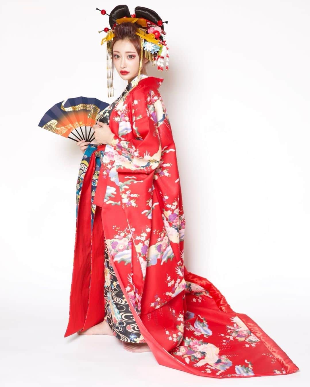 明日花キララのインスタグラム：「. 2019年も皆様に支えられ、皆様のおかげでたくさん成長することが出来ました💪🏻💪🏻👶🏻 . 2020年もまた元気な姿でお逢いできますことを楽しみにしております❤︎ . それでは良いお年をお迎えください🎍🐭🎌」