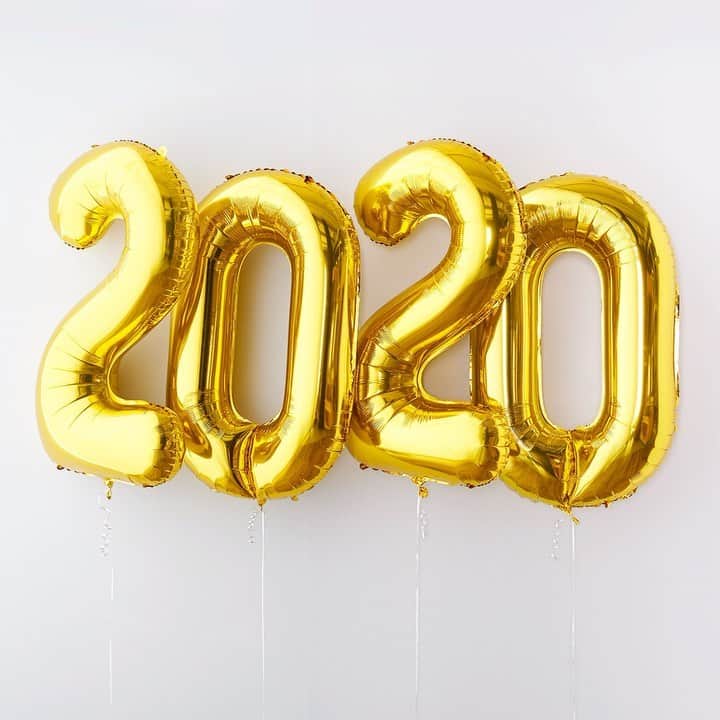 ロック&リパブリックのインスタグラム：「Your future looks bright. ✨ Happy New Year’s from #Kohls!」