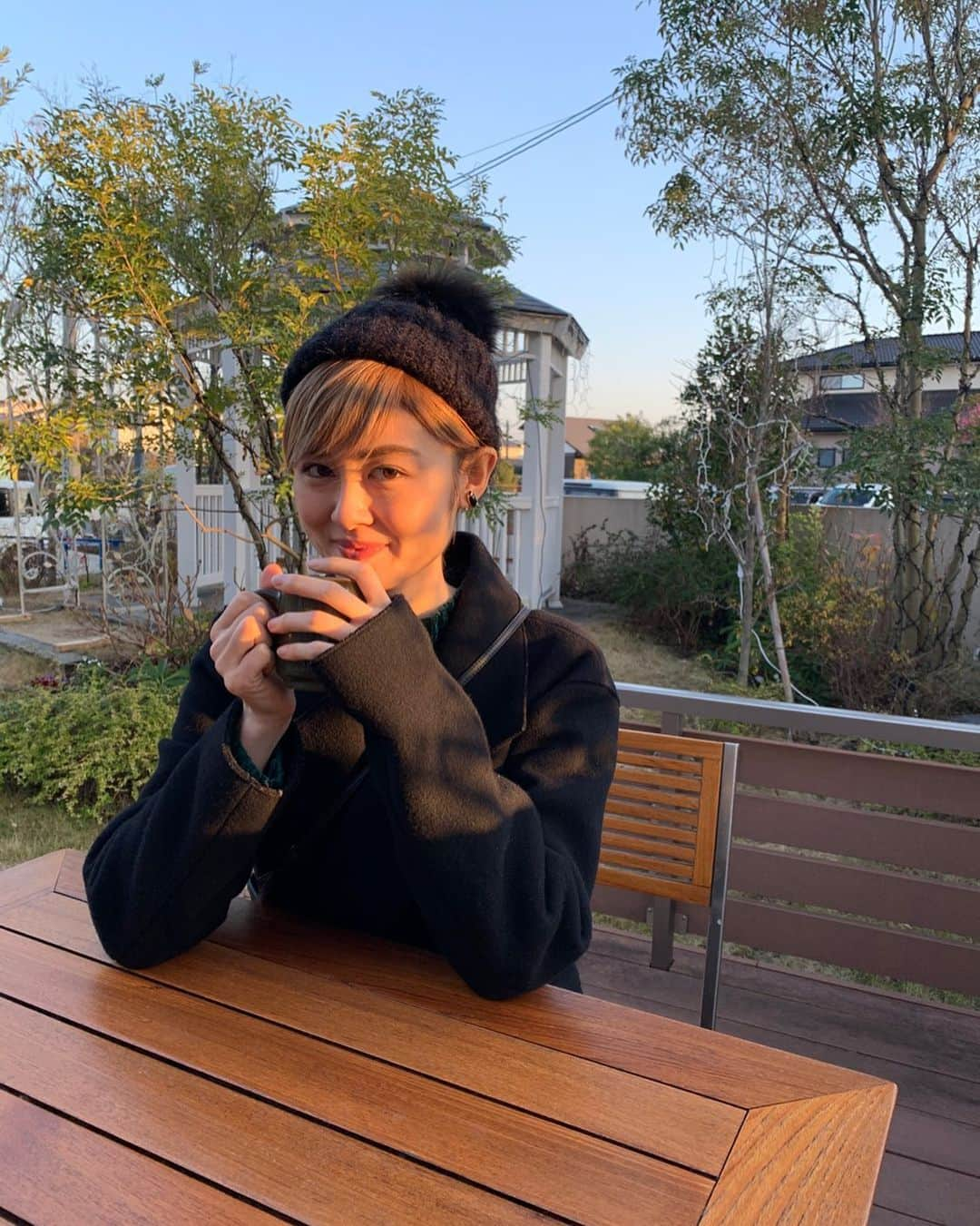 中島彩香のインスタグラム：「・ 2019年 本当にありがとうございました。 今年も素敵な出会いに感謝です！！ 来年も精一杯頑張ります。 皆さま、良いお年を☺︎❤️ ・」