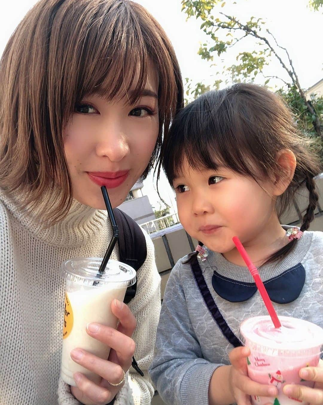 南まりかさんのインスタグラム写真 - (南まりかInstagram)「. 2019年も家族共々応援していただき、ありがとうございました🥺  2020年もよろしくお願いします🥺  #2019年 #今年もありがとうございました  #2020年 も#よろしくお願いします🙏」12月31日 23時10分 - marica_minami