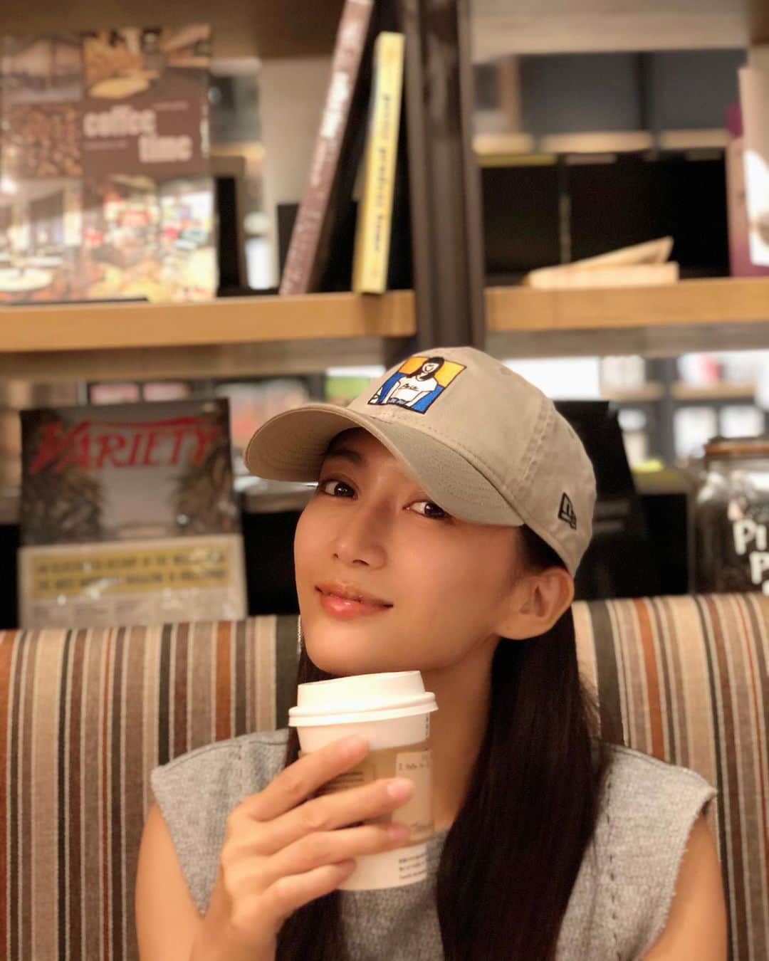 桐山マキさんのインスタグラム写真 - (桐山マキInstagram)「. . . Thank you for 2019❤︎❤︎❤︎ . . . 2019年も 沢山の出来事があり 良い年となりました👏✨ 今年も 色んな方々に支えられ 色んな国を訪れる事もでき 想い出深い年になりました。 マメには更新できてませんが💦 Instagramでも 今年も 大変お世話になりありがとうございました😌 2020年も どうぞ宜しくお願い致します👏😊❤️✨ . . . ステキなお年をお迎え下さいませ❤︎ . . . #2019 #thankyou #welcom #2020 #hello #大阪の実家 #姪っ子 #甥っ子 #お風呂入りながら #ゲゲゲの鬼太郎の歌 #合唱 #2019ラストの想い出 #最高です #❤️」12月31日 23時29分 - maki_kiriyama