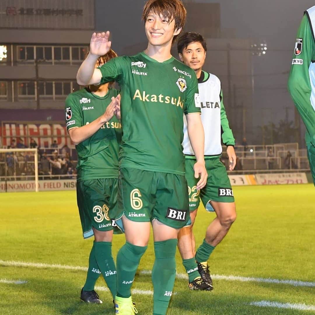 井上潮音のインスタグラム：「2019→2020 皆さん良いお年を  #東京ヴェルディ #tokyoverdy」