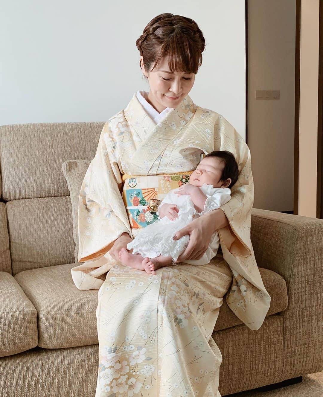 Shokoさんのインスタグラム写真 - (ShokoInstagram)「2019 was a crazy but busy year. It felt like years but now looking back at pictures and rewinding, this year passed by so fast. From having a baby to first trip back home to Japan with the baby. And our first Onsen trip which she lives as well. Looking forward to 2020! Happy New Year everyone! #happynewyear #2020」12月31日 23時32分 - simplytokyo