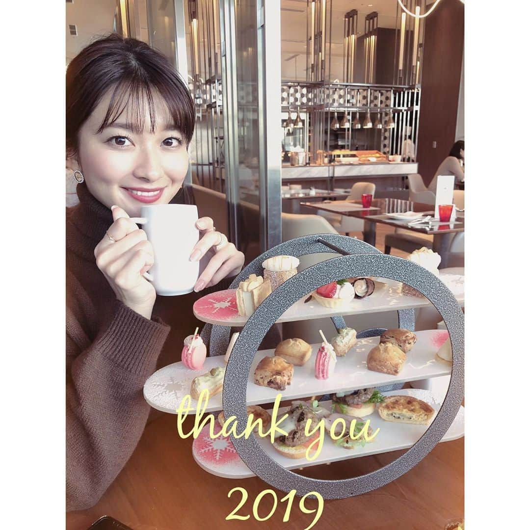 山本里菜さんのインスタグラム写真 - (山本里菜Instagram)「. 2019年お世話になりました🙇‍♀️ . 来年もどうぞよろしくお願い致します🕊💐 . #山本里菜 #tbs #あと15分 #2020年」12月31日 23時45分 - rinayamamoto_0622