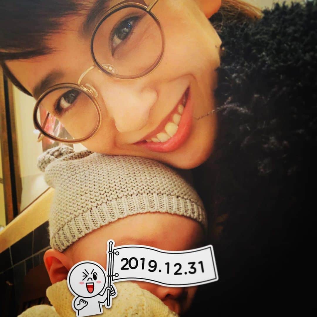 小林夏子のインスタグラム：「新メンバーと初年越し！ 2019年の最後、感謝を込めて。  皆さま良いお年を…☺︎* #thankyou2018  #newyearseve  #love #life  #thanks」