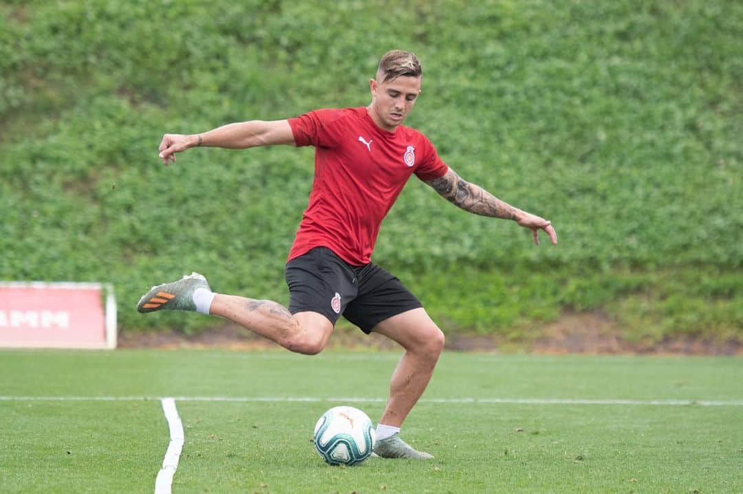 パブロ・マフェオのインスタグラム：「Se acaba un año muy complicado y marcado por experiencias vividas. Ahora a por un 2020 que esperemos que nos traiga alegrías, ilusión y felicidad❤️⚽️」
