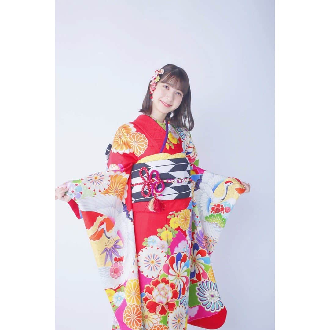 松岡菜摘のインスタグラム：「. . あけましておめでとうございます！ 2020年もよろしくお願いします☺︎ . #2020 #newyear #🎍」