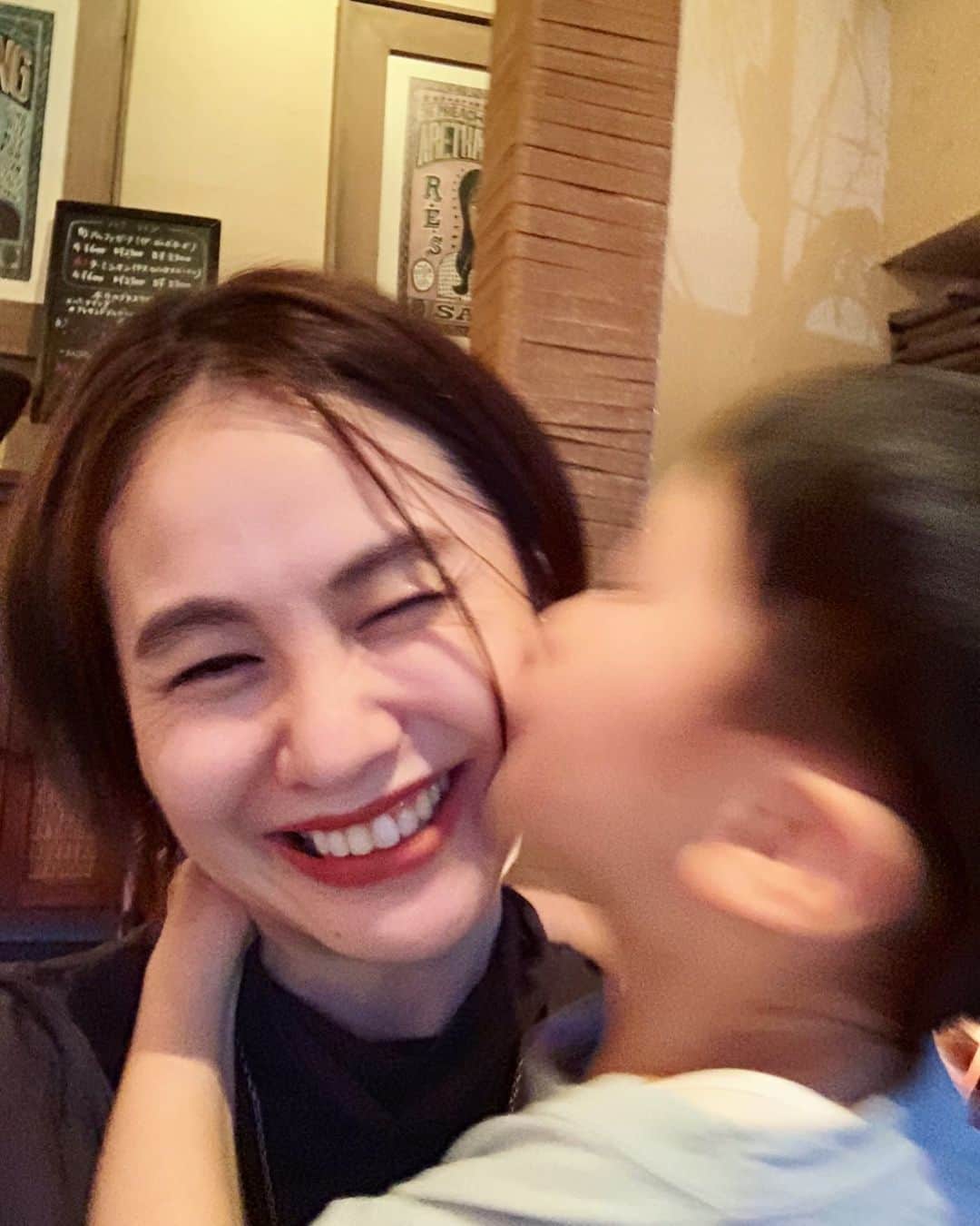 二ノ宮和佳子のインスタグラム：「2019年 新しい挑戦と別れと 心がドキドキしたり、はち切れそうだったり、本当に忘れられない1年でした でも、たーくさん笑って泣いて、でも笑えたかな 皆さんに支えられて、感謝かんしゃでした  AEWEN MATOPH デビューの年 お世話になりました 新しい出会いもたくさん 楽しかったな 2019ありがとうございました  #2019 #ありがとう」