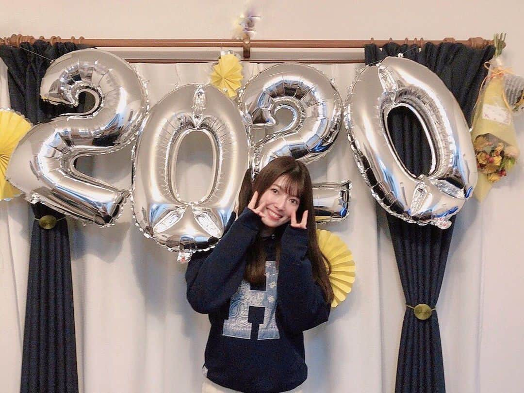 日下部美愛のインスタグラム：「🤍2020🤍 . . . #2020 #happynewyear #photo #japan #model #me #hair #fashion #makeup #selfie #followme #instagood #camera #instadaily #dailylook #selfie #한국 #맞팔 #사진 #데일리 #데일리룩 #인스타사진 #인스타그램 #일본인 #패션 #패션스타그램」