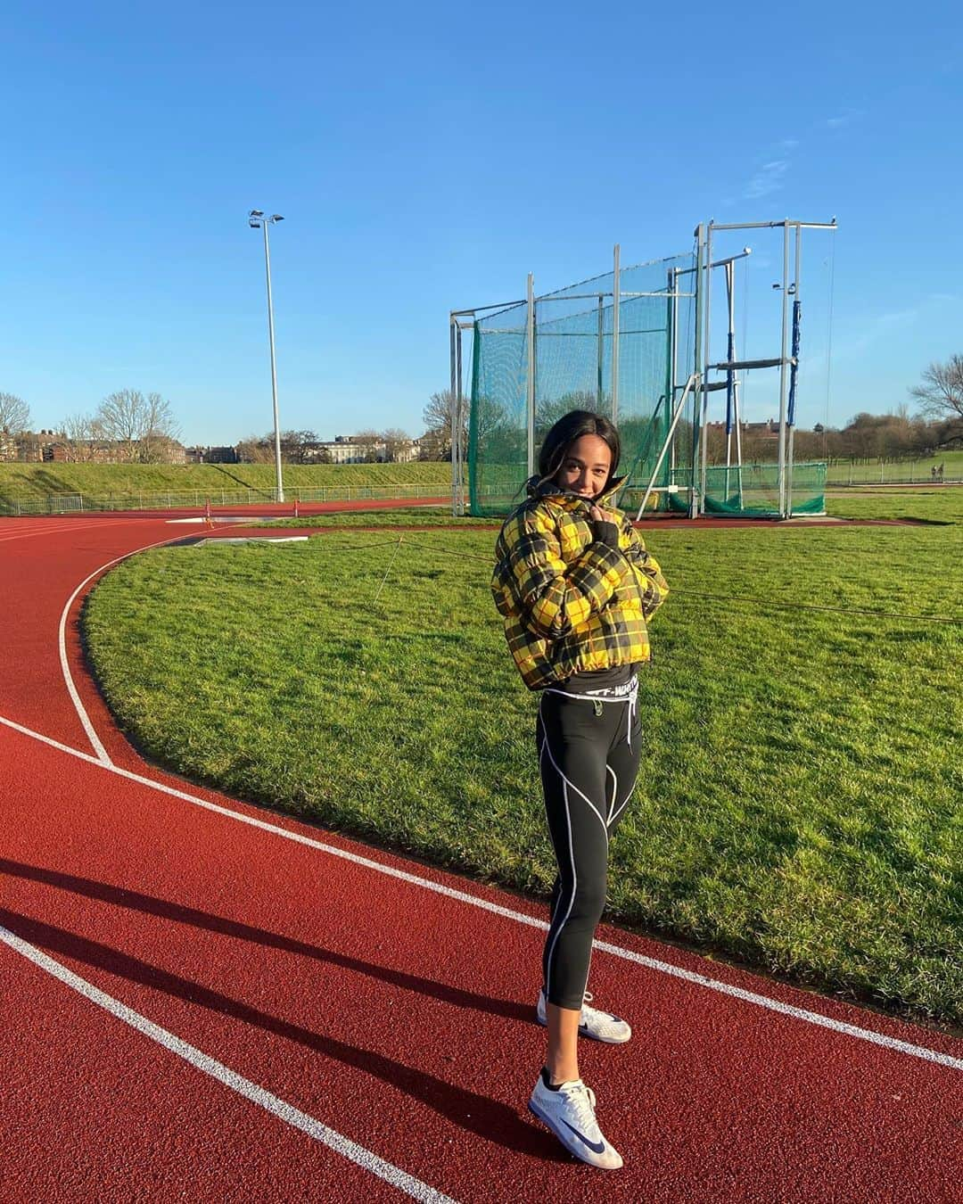 カタリーナ・ジョンソン・トンプソンさんのインスタグラム写真 - (カタリーナ・ジョンソン・トンプソンInstagram)「8x300m to finish 2019 off! 🥴 Last session of the decade, only right it was in windy wavertree! ✨🌪🏡」1月1日 0時03分 - johnsonthompson