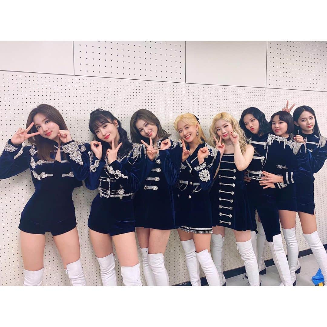 TWICE JAPANさんのインスタグラム写真 - (TWICE JAPANInstagram)「新年明けましておめでとうございます！ONCEの皆さんにたくさん愛された2019年！ONCEのおかげで毎日がSpecialな一年を過ごす事ができました✨ 2020年も一緒に歩んで行きましょう！今年も宜しくお願いします💖  #TWICE #TT #FANCY #NHK紅白」1月1日 0時03分 - jypetwice_japan