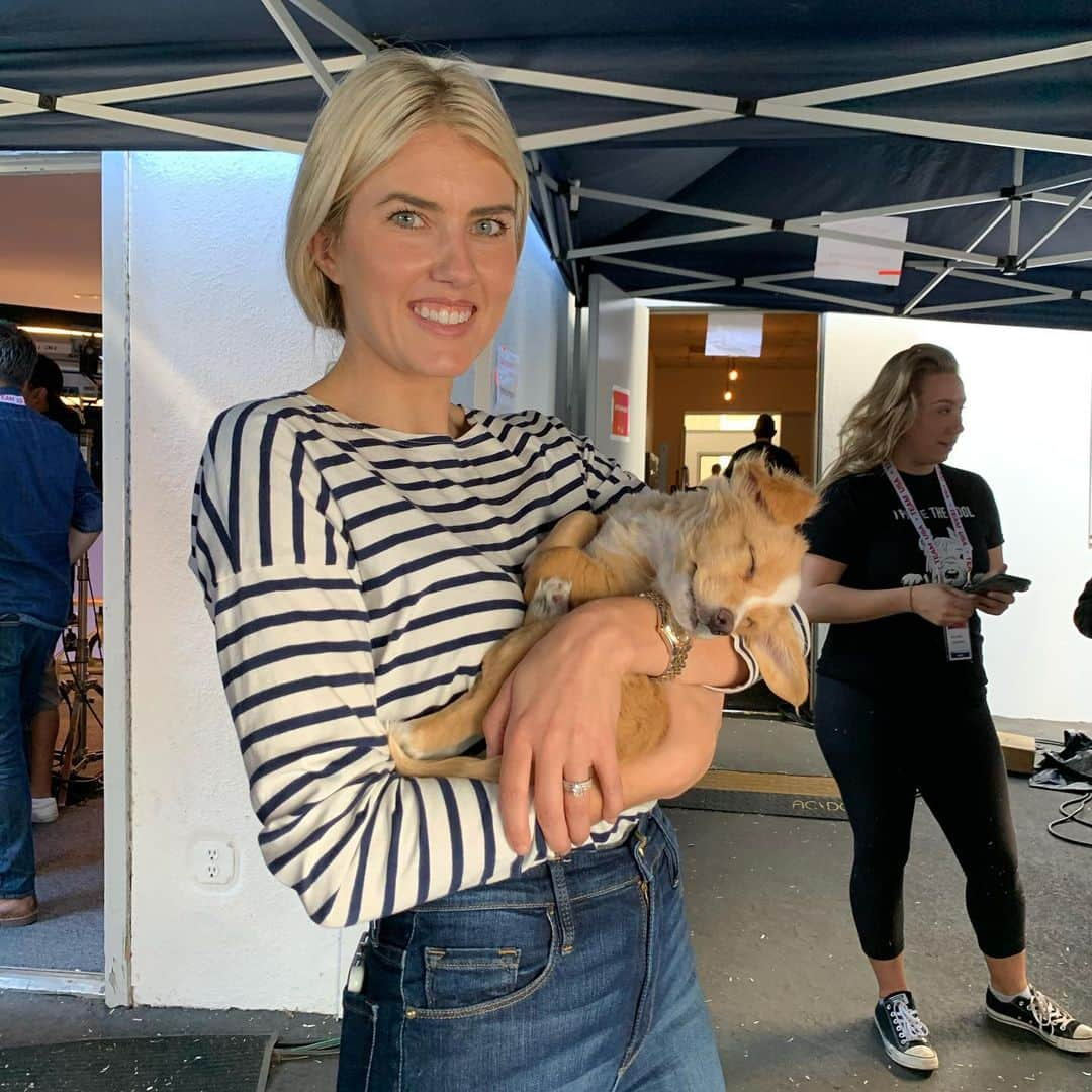 ネイサン・エイドリアンさんのインスタグラム写真 - (ネイサン・エイドリアンInstagram)「Happy birthday @halpal12 ! May your day be more fun than the time we got to play with Puppies in LA. I love you!」1月1日 0時09分 - nathangadrian