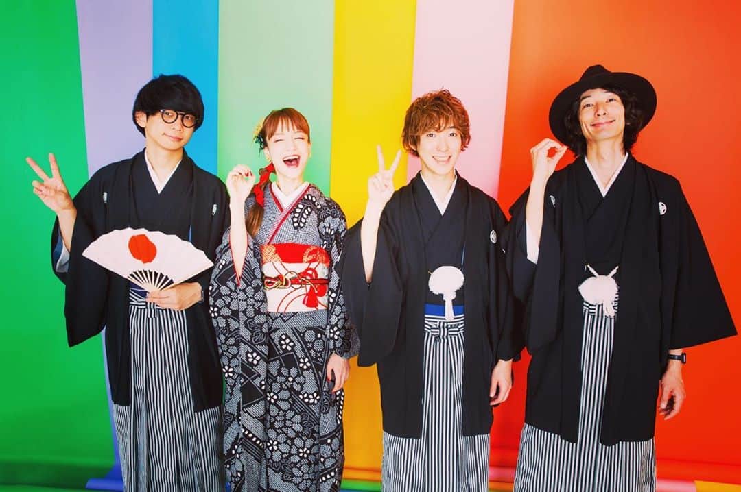 武井優心のインスタグラム：「2020年もよろしくお願いします！高鳴る胸の鼓動を頼りに舵を取る年にします🐭  photo @manakohina 着物 @kimono__daidai」