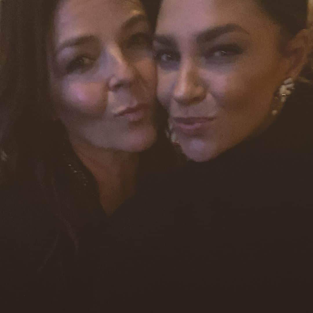 ジェシカ・ゾアのインスタグラム：「Mama 🖤 best thing every year:)」