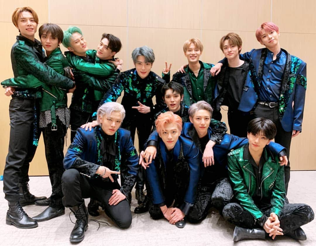 NCTさんのインスタグラム写真 - (NCTInstagram)「💚💙 #NCT #가요대제전」1月1日 0時26分 - nct