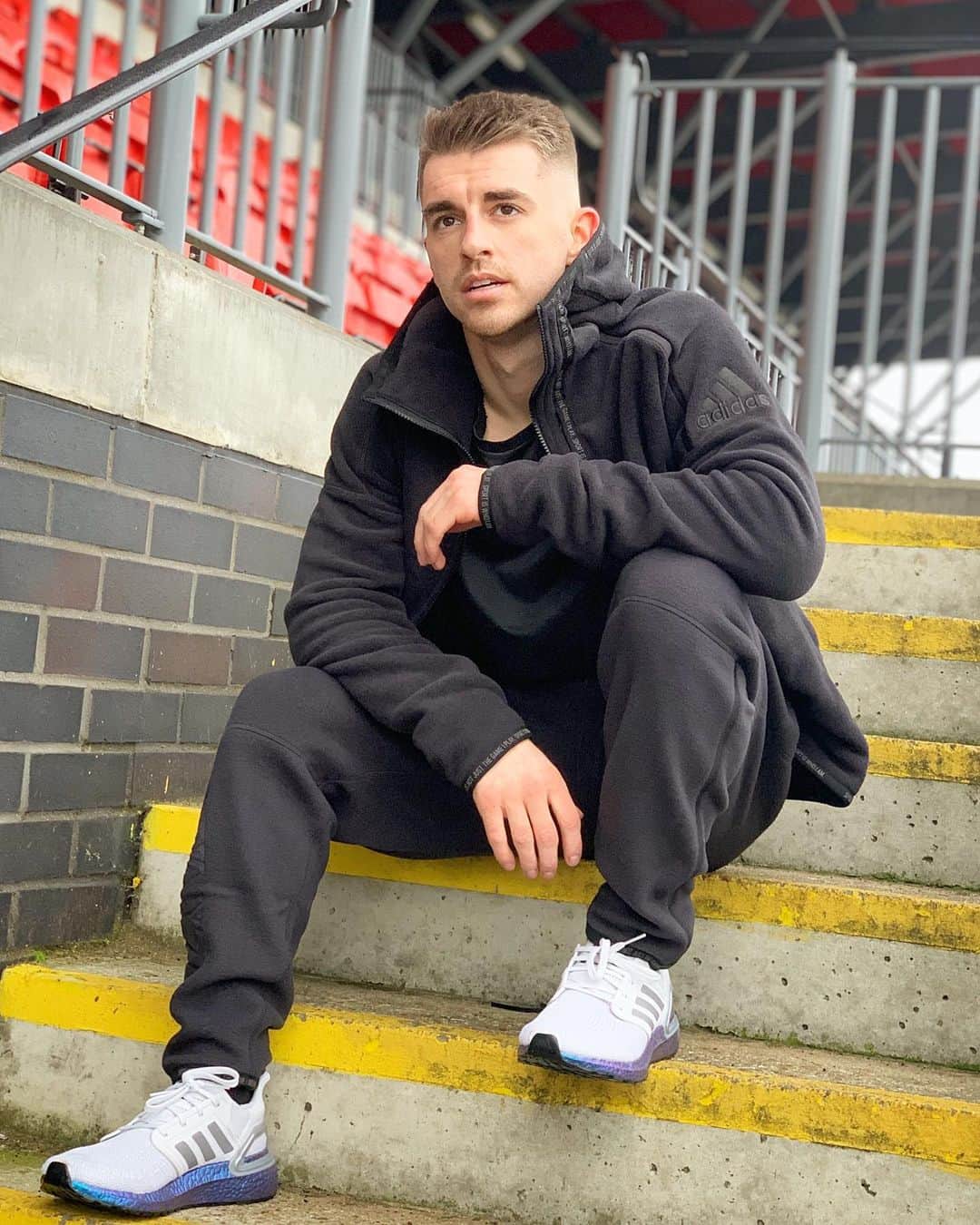 マックス・ウィットロックのインスタグラム：「Last session of 2019 finished 👍  Photo: @reissbeckford」