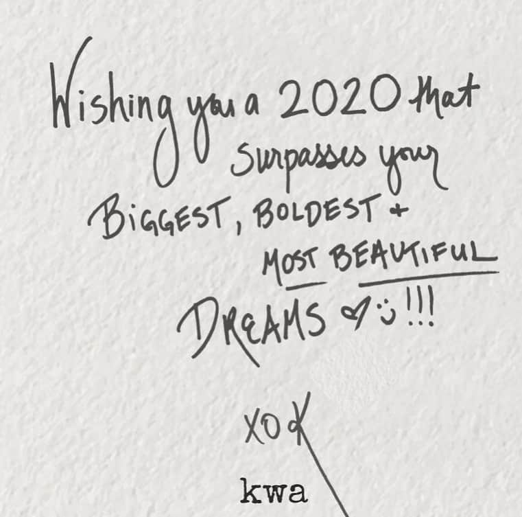 ケリー・ワシントンさんのインスタグラム写真 - (ケリー・ワシントンInstagram)「2019 has been a life changing and unforgettable year. And honestly, one of the things I cherish most, is that I get to share so much of my journey with you all. I’m forever grateful and I can’t wait to experience this new year together. 😍💕😍」1月1日 0時34分 - kerrywashington