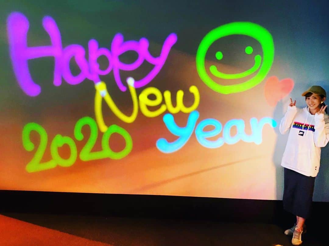 名塚佳織さんのインスタグラム写真 - (名塚佳織Instagram)「✿ 2020年 おめでとう,,>᎑<,, 今年もみんなで Happyな年にしようね☆ #あけおめ  #めでたい #今年もよろしく」1月1日 0時35分 - nazuka_kaori424