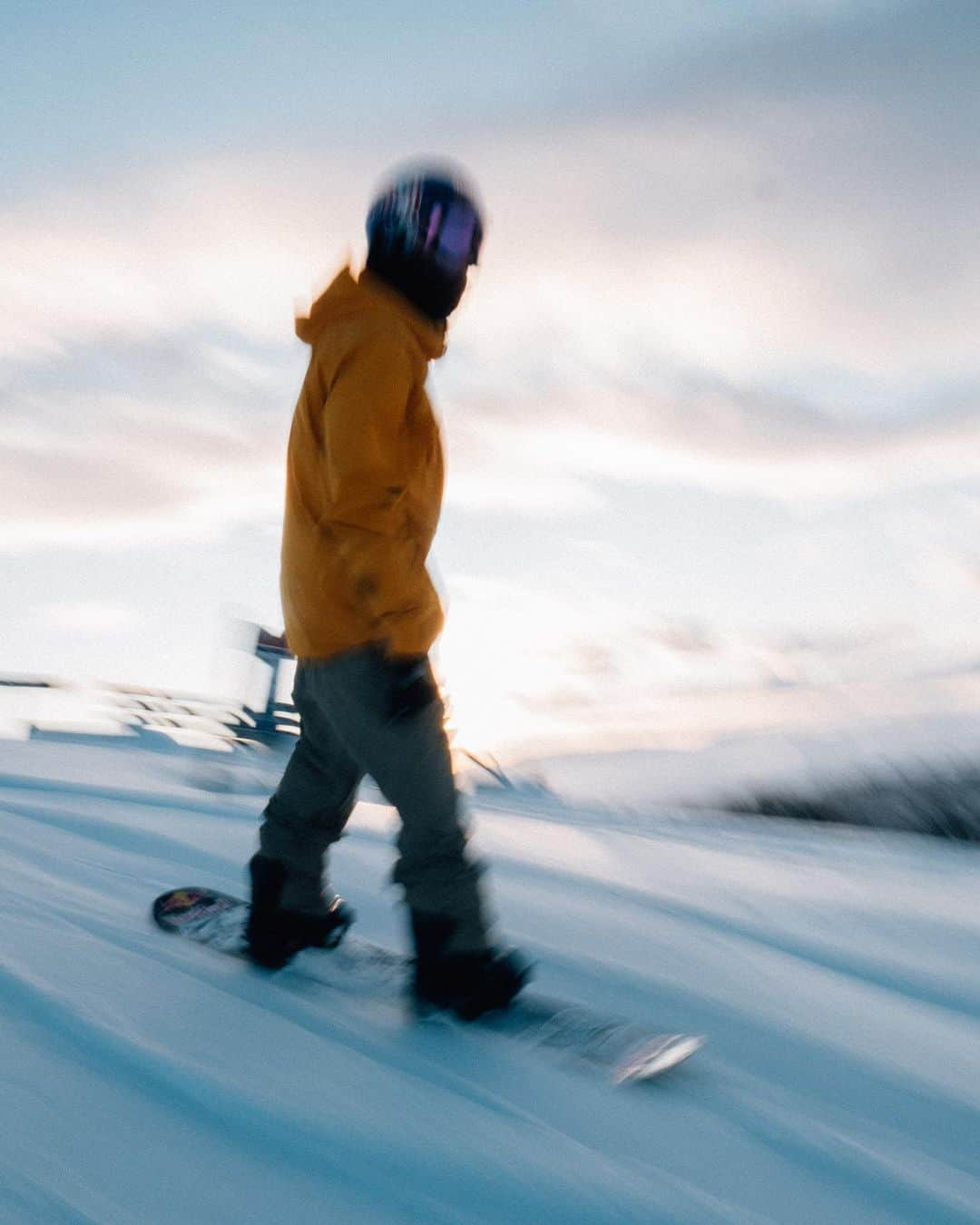 マルクス・クリーブランドさんのインスタグラム写真 - (マルクス・クリーブランドInstagram)「Happy New Years errrrrrbody!☄️ 2020 is gonna be lit😈 photo: @martinsstrom | #Snowboarding #2020」1月1日 0時58分 - marcuskleveland