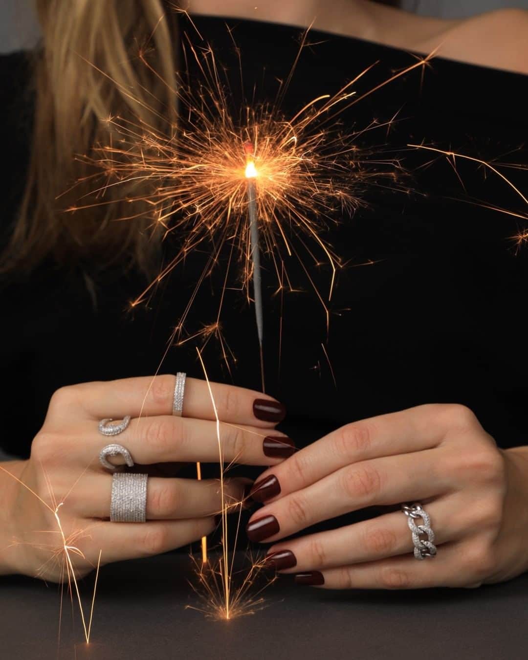 のインスタグラム：「Countdown to the ultimately sparkling New Year 2020.  Get the brilliant party  started…  #follifollie #xmas2019 #xmasgifts #giftideas #giftsforher #shinebright #newyearseve」